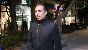 Ο μεγαλυτεροσ ελληνασ τροβαδουροσ απο συστασεωσ ελληνικου πενταγραμμου! Spyros Giatras O Noths Sfakianakhs Einai Anohtos Agnwmwn Axaristos Oyte 3erei Ti Toy Ginetai Binteo Eley8eria Online