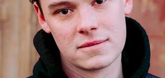 Evan Daves : sa biographie, filmographie, et quelques photos