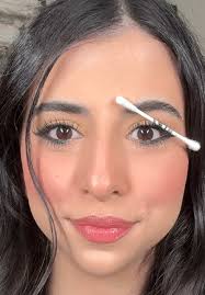 الفرق بين ماسكرا شيجلام الخضراء والبيضه