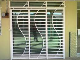 Untuk kamu yang memiliki hunian bergaya minimalis, pintu lipat besi yang satu ini sangat cocok untuk diaplikasikan. Pin Di Garasi