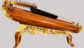 Alat musik tradisional asal jawa tengah (jateng) mencakup gambarnya, fungsinya, penjelasannya, cara memainkannya dan keterangannya disajikan lengkap sebelumnya, kami sudah membahas tentang alat musik kuno dan alat musik zaman yang berasal dari jawa barat dan lagu daerahnya. 15 Alat Musik Jawa Tengah Dan Cara Memainkannya Tambah Pinter