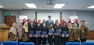'oleh sebab itu' dia telah kehilanga percayaan diri. Hadirnya English Academy Bengkulu Di Malaysia Solusi Bagi Tki Warta Prima