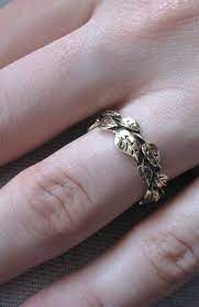 Leaf Wedding Band Nature Inspired Leaves Ring Earth Tree Plant Etsy Boho Wedding Ring Beautiful Bridal Jewelry Bridal Accessories Jewelry