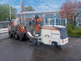 Wirtgen wr 2400 road reclaimer milling asphalt machine operating heavy equipment action video addison township, lakeville. W 35 Xri Cold Milling Machines Wirtgen
