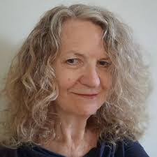 Alison Dowling's Instagram, Twitter & Facebook