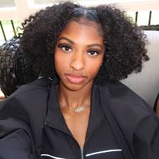 here to show a sign of life 🫶🏽🌷💃🏽❤️