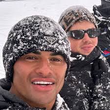 11 YEARS TO US 🥹 Love you baby 💋