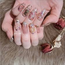 Real dried flowers for nail art. 40 Glam Dried Flower Nail Designs For Spring 2020 The Glossychic