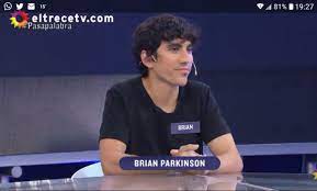 Con más de 40 programas encima, el campeón sigue en carrera para llevarse el rosco. Brian Parkinson Brianparki Twitter