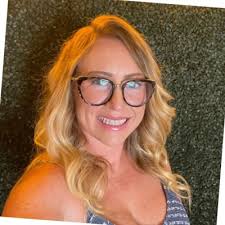 Check out today's Industry Buzz in the TalkLPnews Retail Rundown! Charges  brought in a multi-million $$ racketeering scheme. Way to go Ashley Thorpe  of CVS Health! Read today's Retail Rundown here:… |