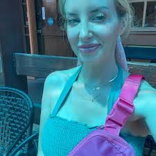 Tara Rushing's Instagram, Twitter & Facebook