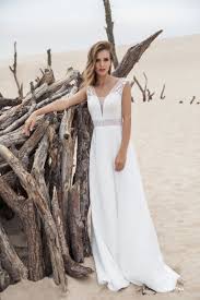We did not find results for: Pin Auf Brautkleid