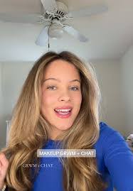 Anna Philips's Instagram, Twitter & Facebook