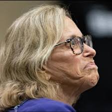 hallie hendricks (@hallienothallie)