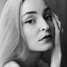 Berta Ferrer's Instagram, Twitter & Facebook