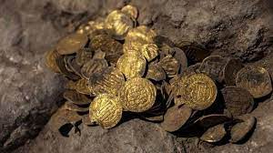 1,000-year-old gold coins stashed away in clay vessel unearthed in Israel |  Trending - Hindustan Times