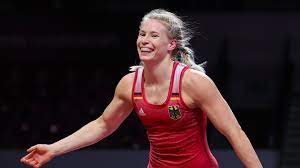 In the last fight, the wrestler secured gold in the class up to 76 kilograms against the top seeded american adeline gray. Aline Rotter Focken Gewinnt Bronze Bei Ringer Em