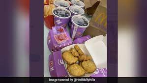 Mcdonald's bts meal is here through june 20 with mcnuggets and spicy dipping sauces. Mcdonalds Bts Meal Sold Out In Indonesia Heres How Fans React Ndtv Food