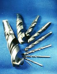 Muscheln eignen sich nicht nur zum dekorieren je nach muschelart können sie auch auf beiden enden der muschel ein loch bohren, dann können sie den schmuckfaden später durch beide löcher ziehen und so eine fast einheitliche. Bohren Wikipedia