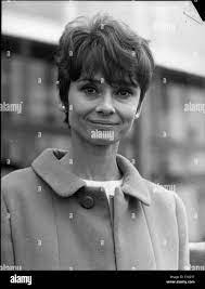 Il taglio pixie tendenzialmente presenta sempre le stesse caratteristiche: Portrat Der Schauspielerin Audrey Hepburn Stockfotografie Alamy
