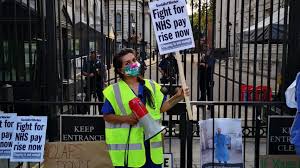 Nhs staff are to receive a 3 per cent pay rise this year, health secretary sajid javid has announced. Unions Back Window Poster Campaign Calling For Nhs Staff Pay Rise Itv News