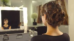Coiffure chignon bas coté | cassandra hancock blog. Tuto Coiffure Comment Faire Un Chignon Bas De Mariage Youtube