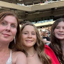 Jamie Leaver's Instagram, Twitter & Facebook