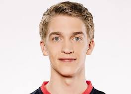 Och när frågor om svensk pingis framtid poppar upp så ser han nästan inga gränser alls. Anton Kallberg Verlangert Bis 2020 Bei Borussia Dusseldorf