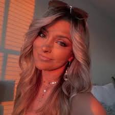 Lindsey Wright (@_lindseywright)