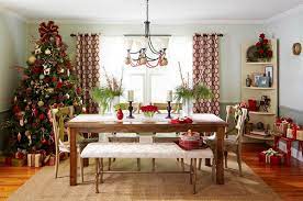 For the dining room, commonly the table centerpiece becomes the main focal point, so you can start by decorating the table first. Christmas Dining Room Decor Create A Christmas Atmosphere Inside Of The Dining Room Roohome