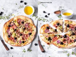 Pizza Bianca Rezept Mit Kichererbsencreme Kapern Salami Nicest Things Pizza Bianca Rezepte Pizza