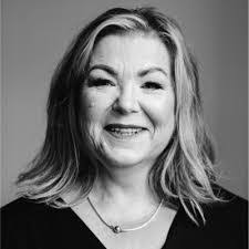 Heidi Dougherty's Instagram, Twitter & Facebook