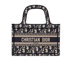 Shop new and gently used dior totes at tradesy, the marketplace that makes designer resale easy. Small Wonder Dior Introduces A New Mini Version Of The Book Tote L Officiel Singapore