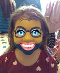 Mi sobrina quería el maquillaje de los Minions pero no quedo muy buen,  algún editor que me ayude a arreglarlo 🙏