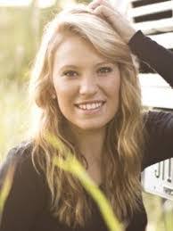 Tara Grossman's Instagram, Twitter & Facebook