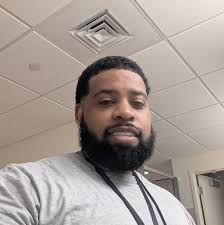 Single mom with multiple kids seeking high value man