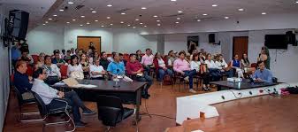 Rodolfo hernández nació en el municipio de piedecuesta, a 14 km de bucaramanga. Ing Rodolfo Hernandez Prensa Alcaldia De Bucaramanga