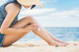 The redness and discomfort might not show up for a few hours. How Long Does Sunburn Last