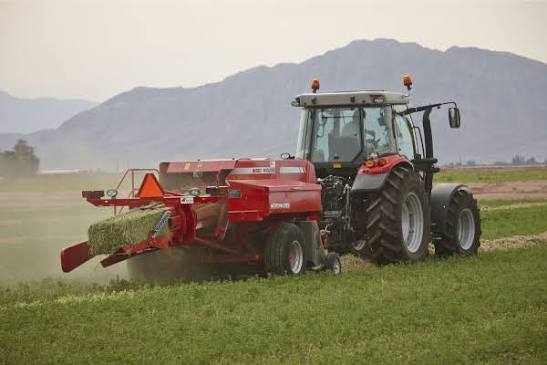 Massey Ferguson 1844S Baler