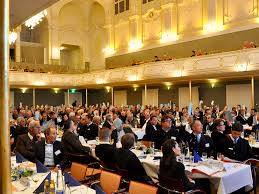 The vr seemed to fit the bill then and still does now. 07 05 2019 4 Prozent Dividende Fur Mitglieder Volksbank Raiffeisenbank Oberbayern Sudost Eg