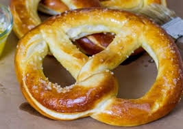 La Meilleure Recette De Bretzels Maison Facile A Faire Recipe Homemade Pretzels Recipe Soft Pretzel Recipe Soft Pretzels