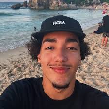 carol bonelli 🧚🏻‍♀️ (caarolbonellii@)