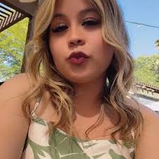 Stephanie Polanco (@stephaniepolanco1) është LIVE