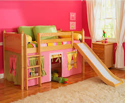 Детско легло с пързалка: двуетажно легло и 2 етажа с стълба