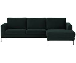 met fluwelen hoekbank cucita in het groen van westwing collection creeer je de ideale woonkamer meer hoogwaardige meubels shop je hoekbank fluweel voetenbank