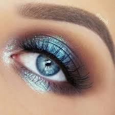Herrlicher Blauer Metallischer Lidschattenblick Die Blau Metallic Farbe Passt Wirklich Visa Smokey Eye Makeup Grey Makeup Eyeshadow Looks