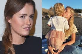 Olga frycz na spacerze z córką. Byly Partner Olgi Frycz Odpowiada Internautce Poszlo O Opieke Nad Helena Czy Zadalabys Mi To Pytanie Gdybym Byl Matka