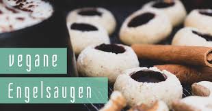 Teig Zu Kugeln Rollen Loch Mit Kochloffelstiel Eindrucken Und Mit Marmelade Fullen So Einfach Sind Vegan Engelsaugen Vegane Kekse Rezept Kekse Backen Rezept