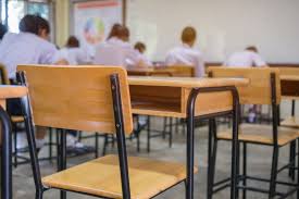 Veja mais ideias sobre aulas de inglês, ingleses, aulas. El Reconocimiento Facial Fuera De Las Aulas Multan A Un Colegio Por Usarlo Para Controlar La Asistencia Tecnologia Computerhoy Com