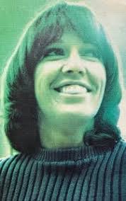 Edith Bliss's Instagram, Twitter & Facebook